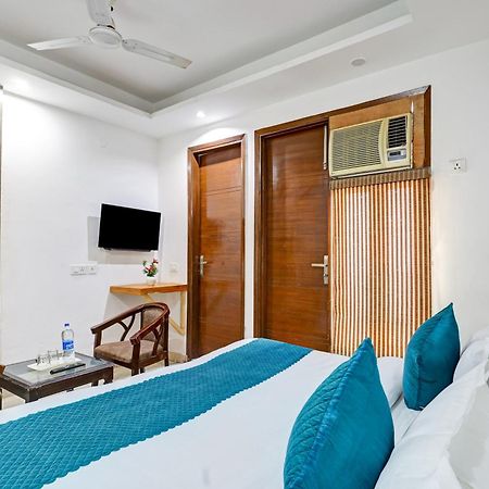Hotel Aron By The Premium Villa Nueva Delhi Exterior foto
