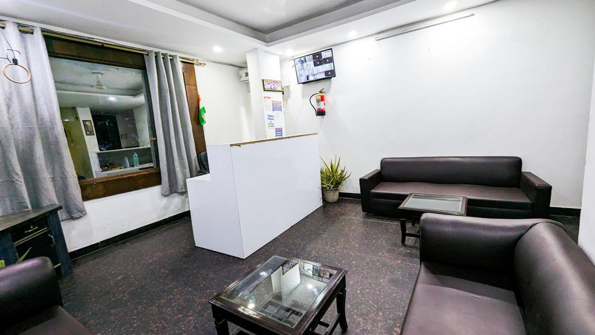 Hotel Aron By The Premium Villa Nueva Delhi Exterior foto