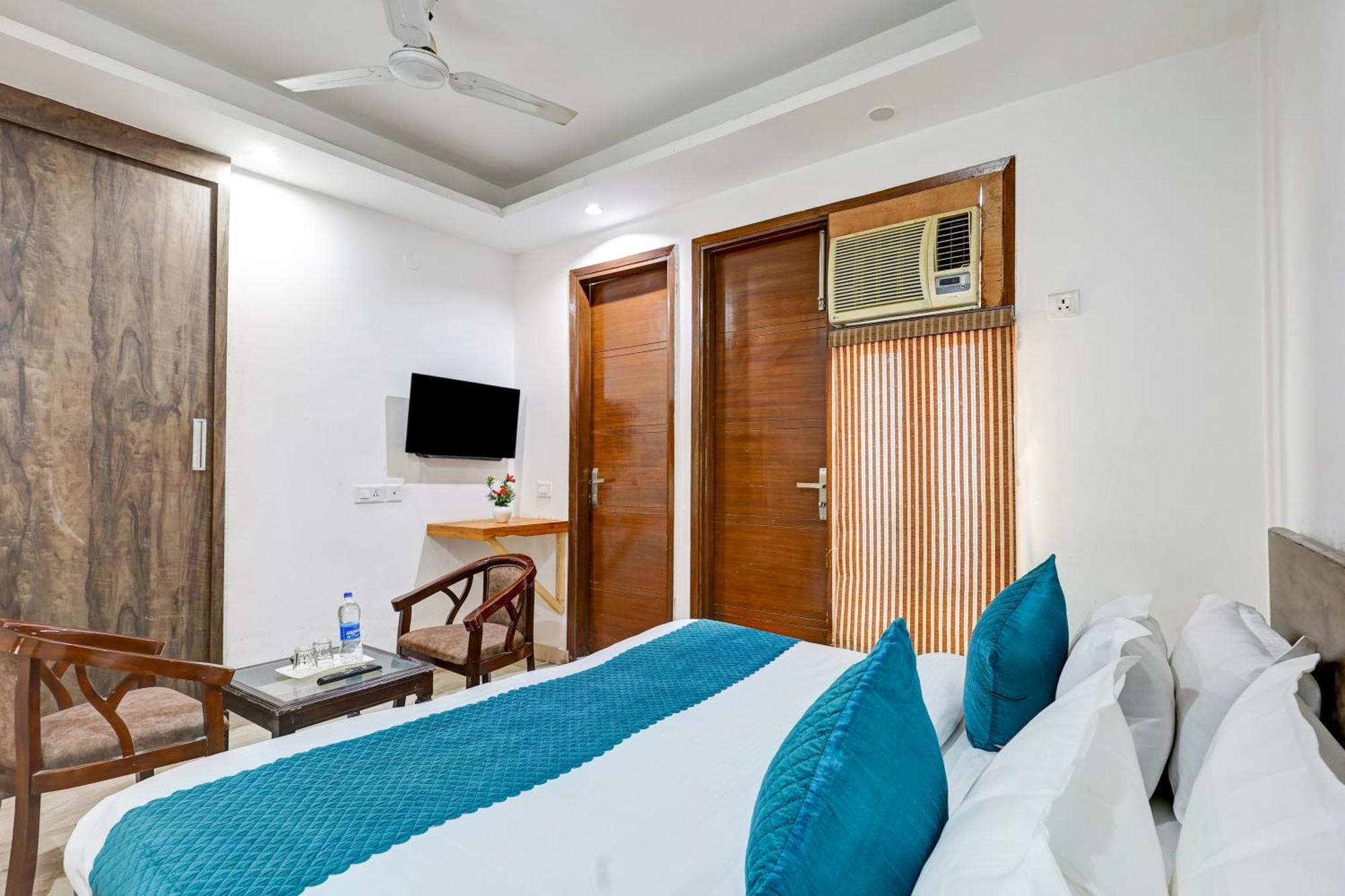 Hotel Aron By The Premium Villa Nueva Delhi Exterior foto