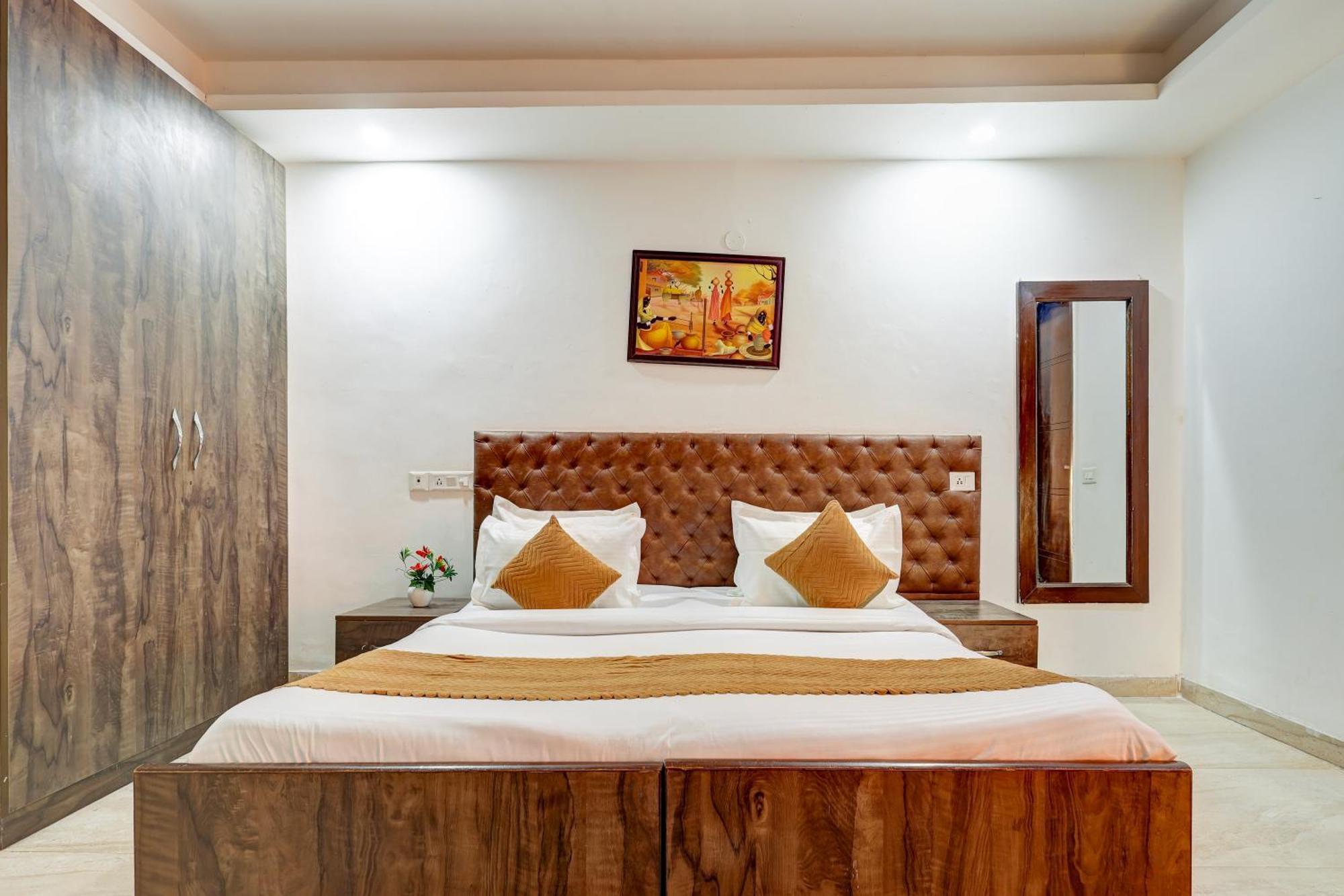 Hotel Aron By The Premium Villa Nueva Delhi Exterior foto