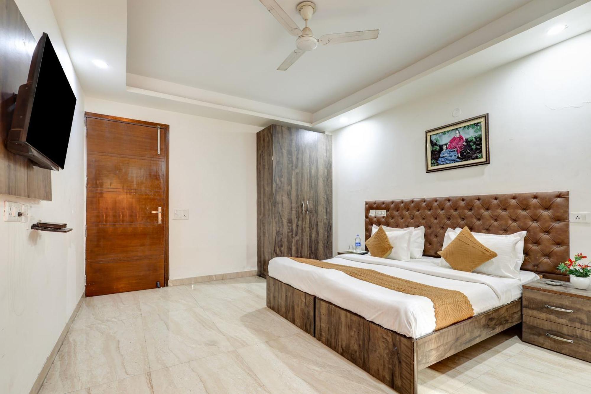 Hotel Aron By The Premium Villa Nueva Delhi Exterior foto