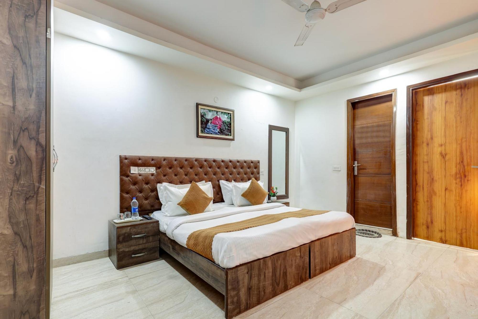 Hotel Aron By The Premium Villa Nueva Delhi Exterior foto