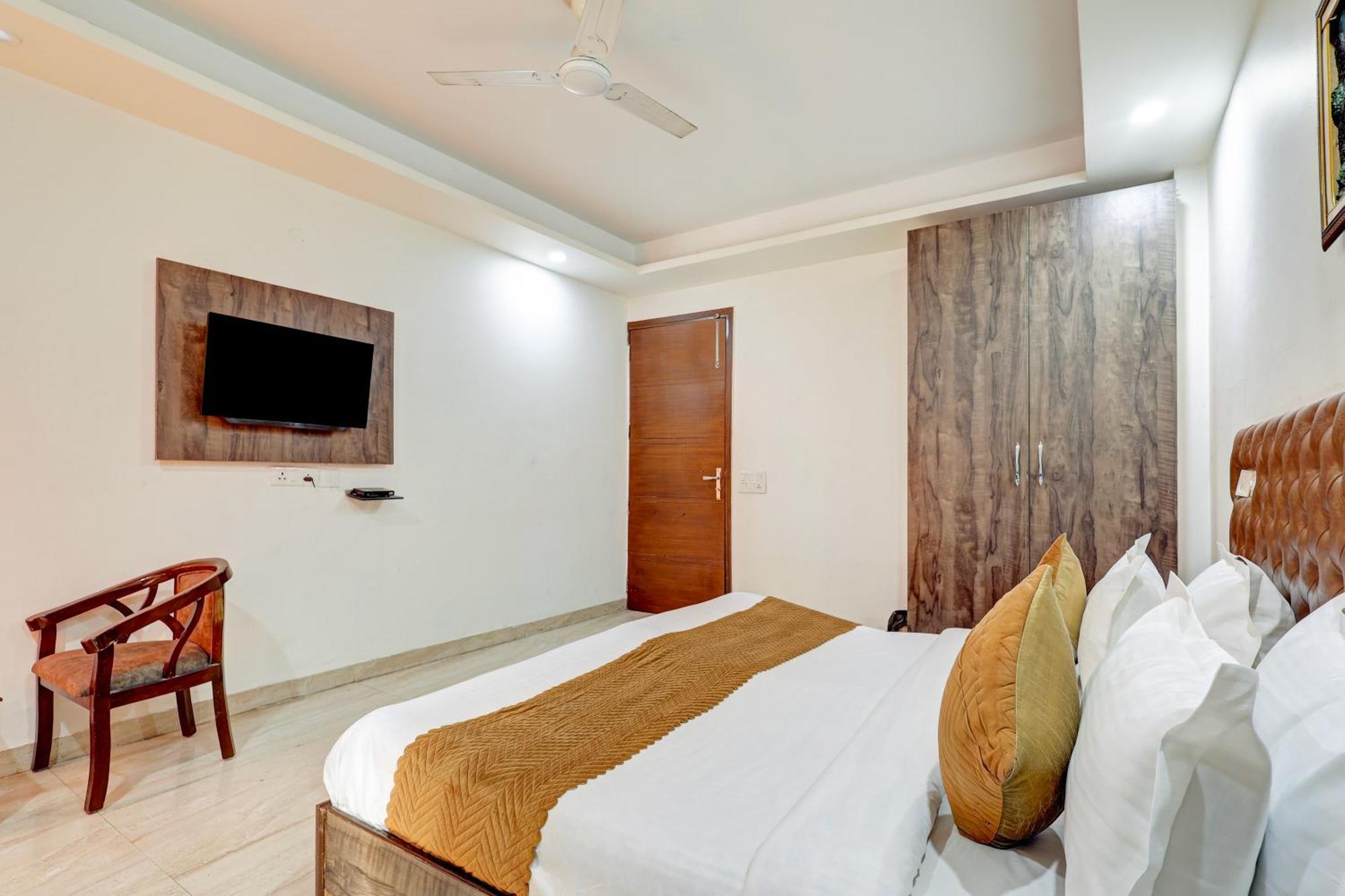 Hotel Aron By The Premium Villa Nueva Delhi Exterior foto
