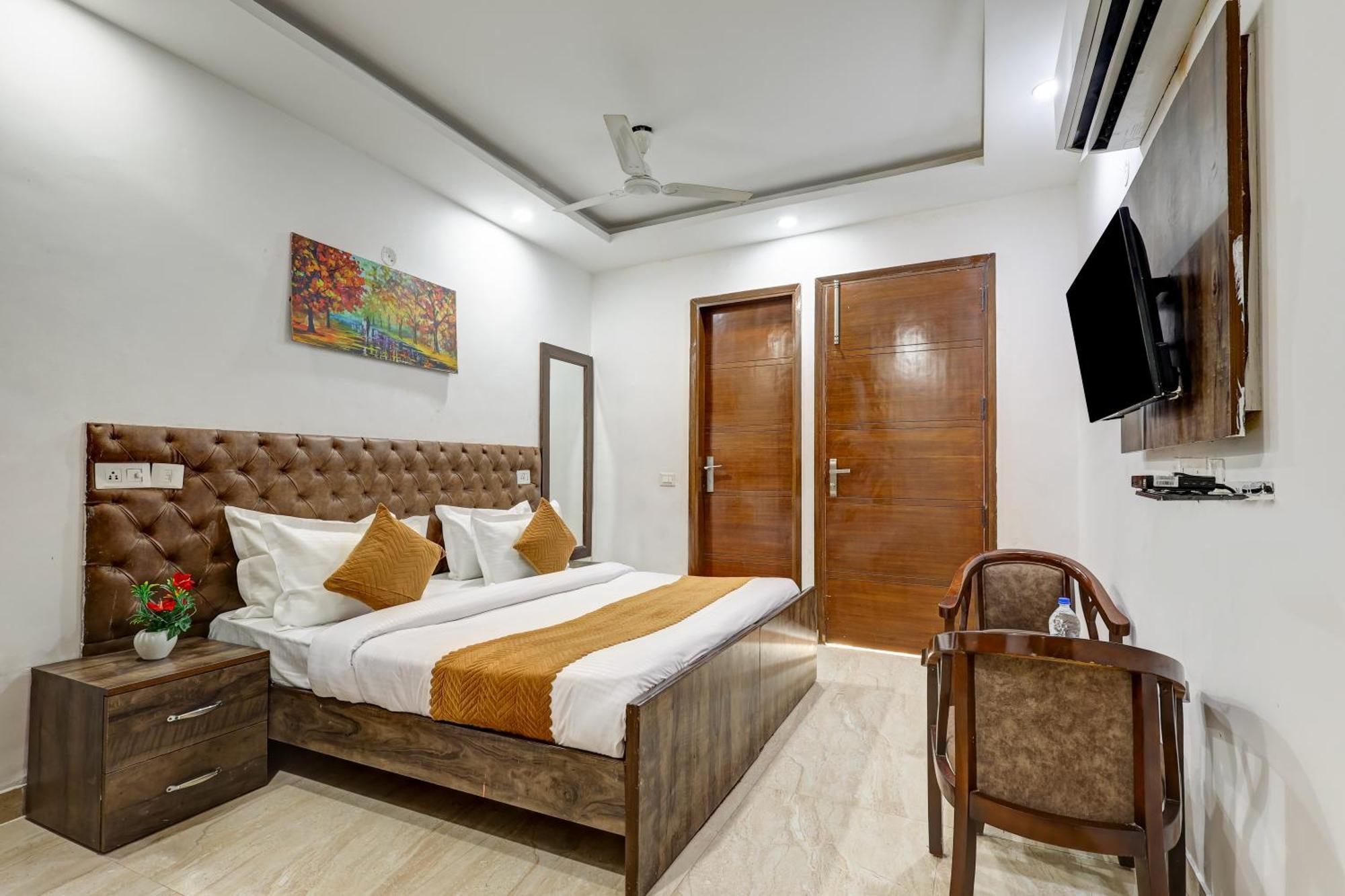 Hotel Aron By The Premium Villa Nueva Delhi Exterior foto