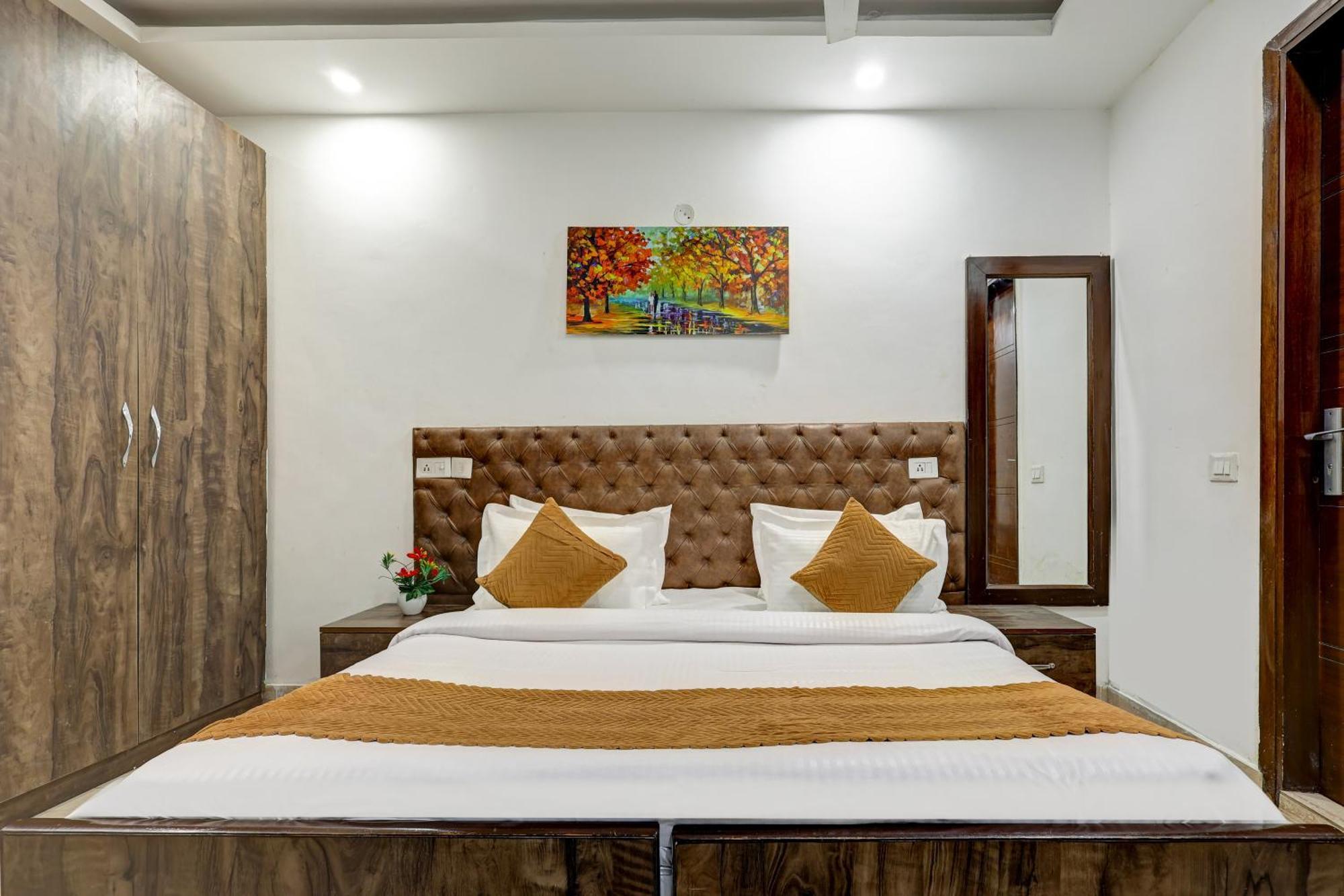 Hotel Aron By The Premium Villa Nueva Delhi Exterior foto