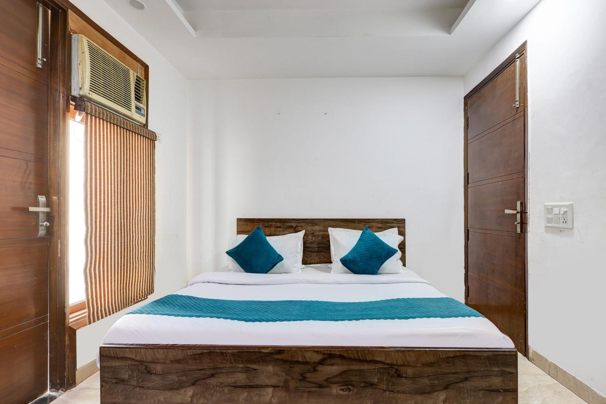 Hotel Aron By The Premium Villa Nueva Delhi Exterior foto