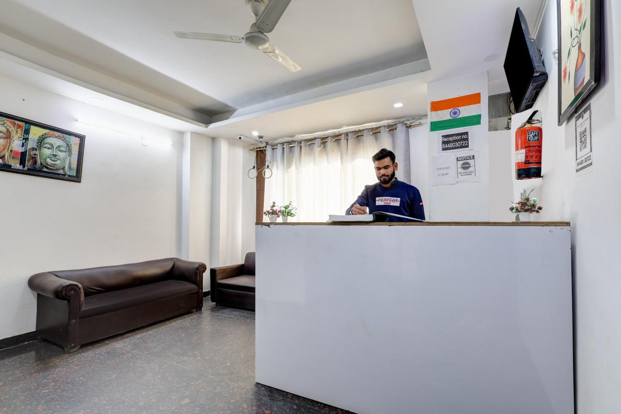 Hotel Aron By The Premium Villa Nueva Delhi Exterior foto