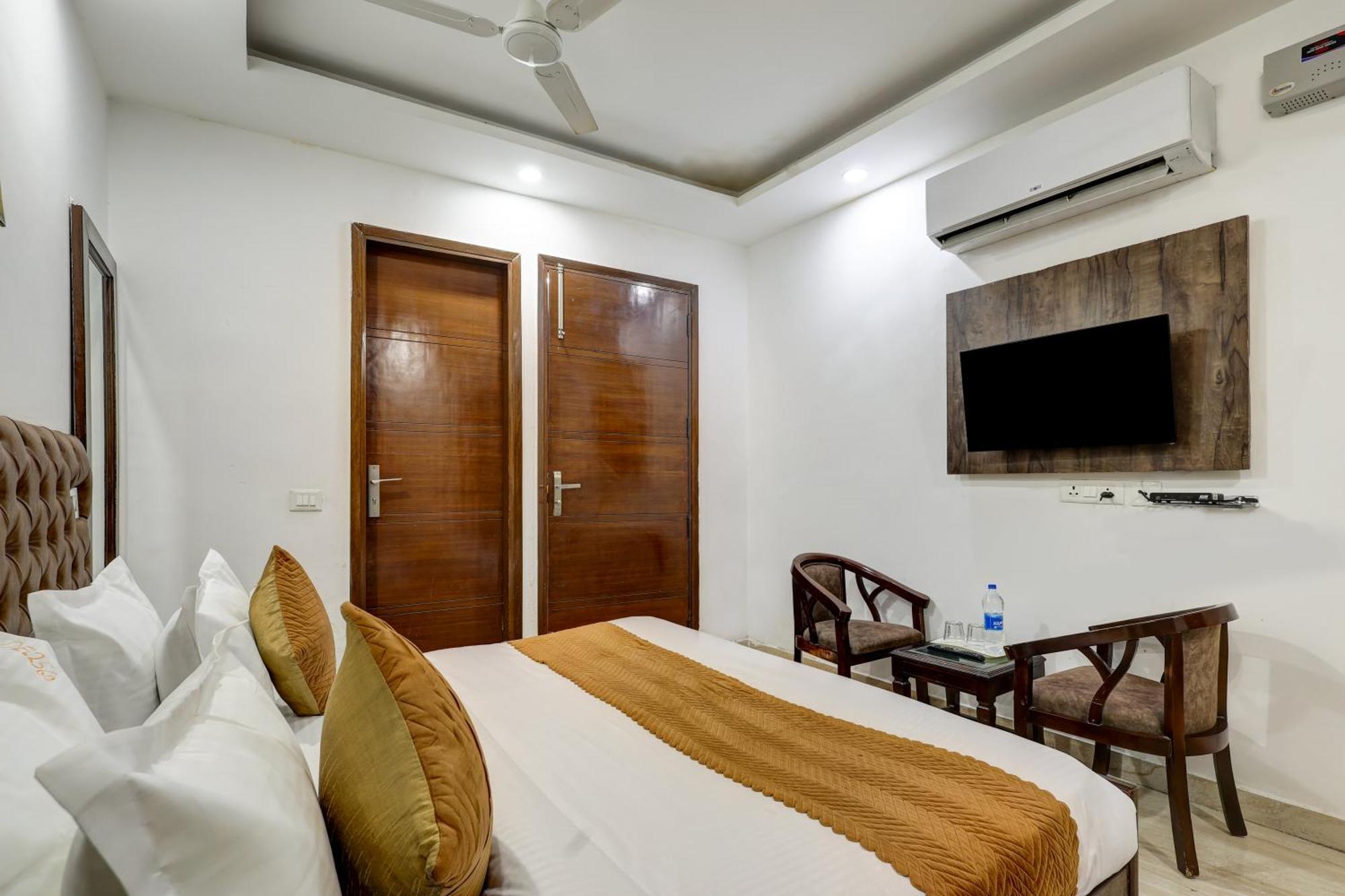 Hotel Aron By The Premium Villa Nueva Delhi Exterior foto